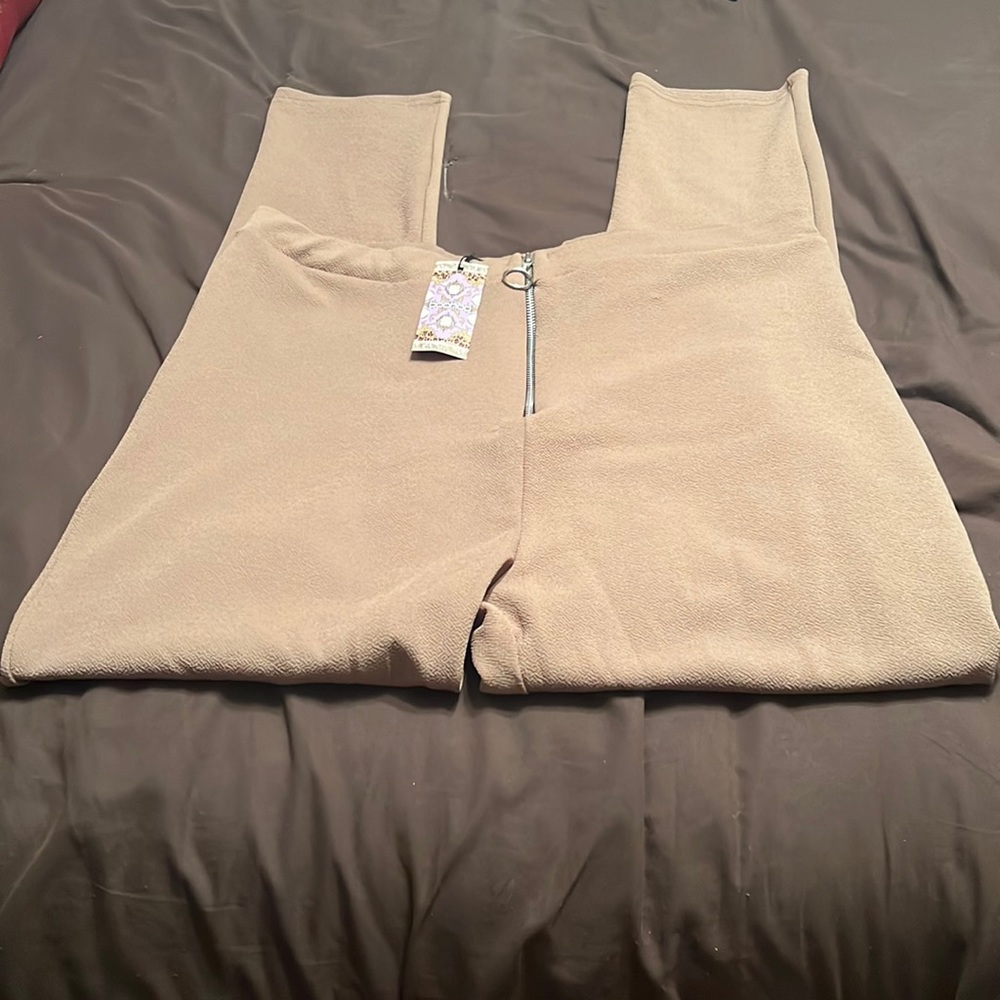 🆕Chocolate Boohoo plus zip front crepe leggings (TB)